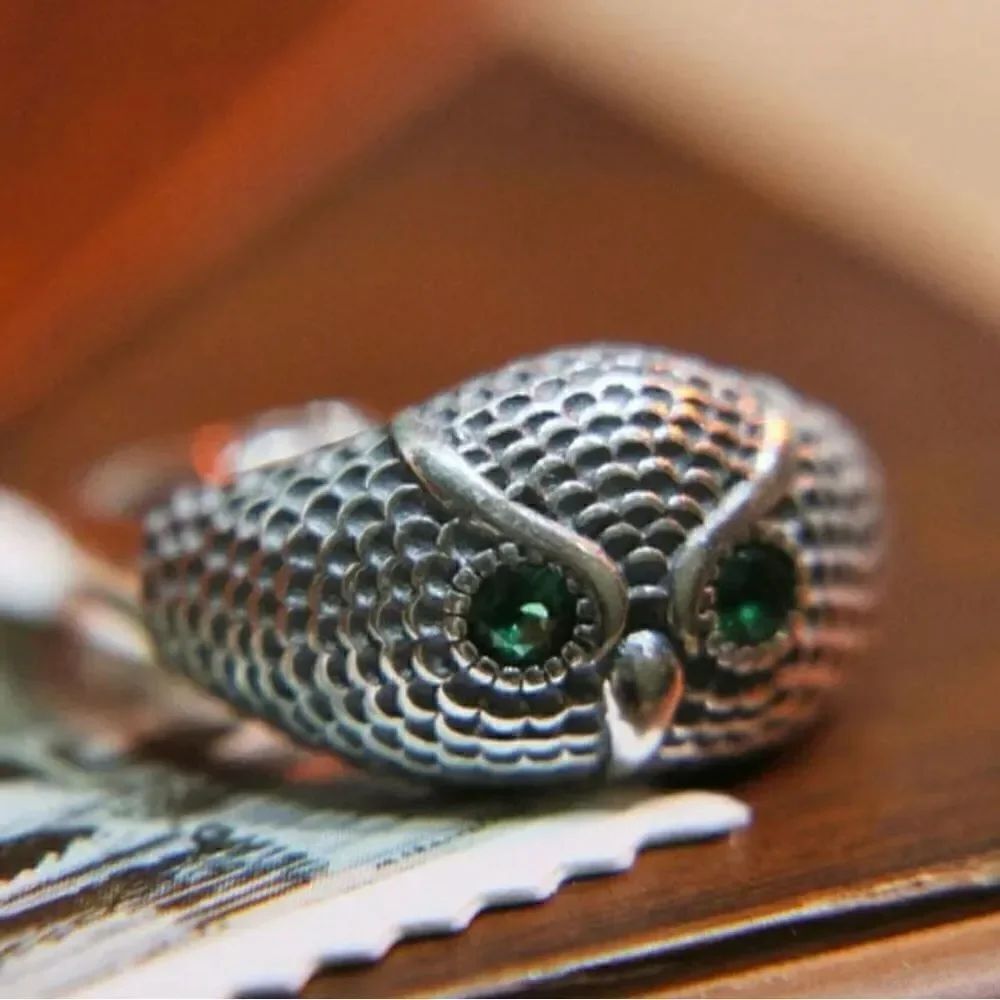 The Green Eyed Owl Ring in 925 antiqued silver